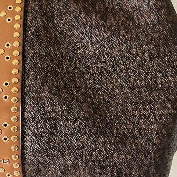 Michael Kors Brown Signature Coated Canvas Raven Large Studded Tote Bag - Picture 5 of 16